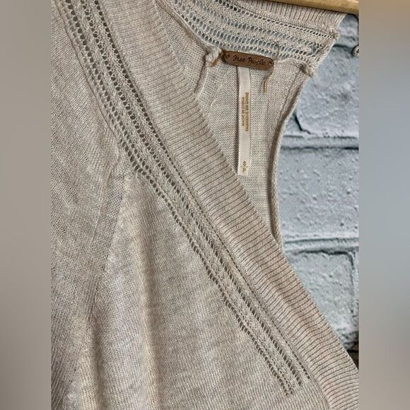 Free people sweater dress. Size small - Picture 3 of 6